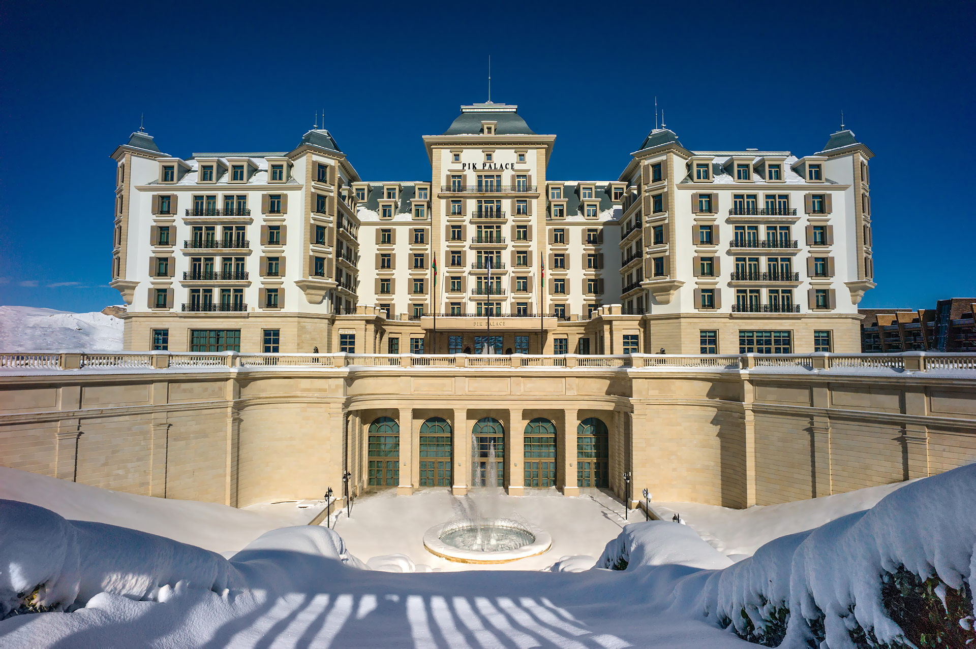 Гостиница дворцы. Пик Палас Шахдаг. Отель pik Palace Shahdag. Шахдаг Азербайджан пик. Пик Палас Азербайджан.